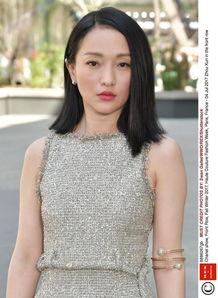 明星秀女,闪耀舞台，绽放青春风采