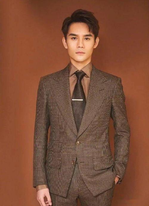 明星西服男士图片,揭秘明星西服男士的时尚风采